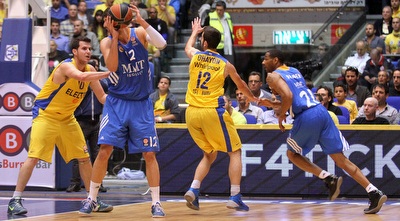 ניקולה מירוטיץ´ וגיא פניני (רדאד ג´בארה)