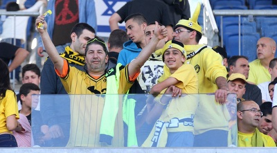 אוהדי נתניה ביציע (רדאד ג´בארה)