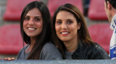 אוהדות יפות ביציעים (רדאד ג´בארה)