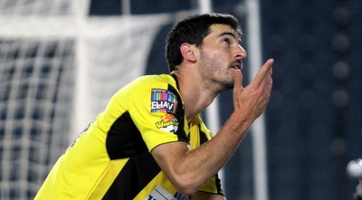 אזולאי מבקש עזרה מלמעלה. יעזור? (יניב גונן) אזולאי מבקש עזרה מלמעלה. יעזור? (יניב גונן)