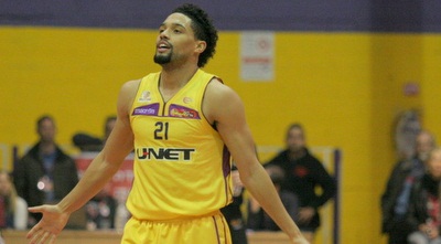 ריינולדס חוגג (משה חרמון)