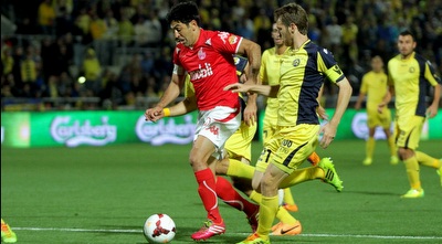 ייני מנסה לעצור את ברדה (יניב גונן)