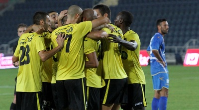 שחקני נתניה חוגגים (חגי ניזרי) שחקני נתניה חוגגים (חגי ניזרי)