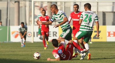 אברהם פס מנסה לחטוף לקטן (עמית מצפה)