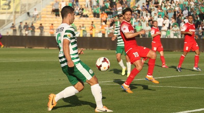 רן אבוקרט עם הכדור (עמית מצפה)