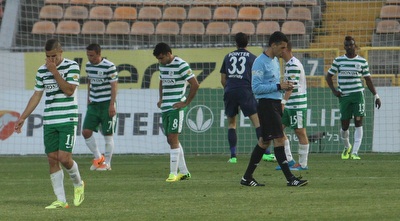 שחקני מכבי חיפה מאוכזבים (עמית מצפה)