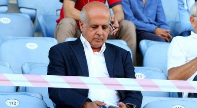 אבי לוזון ביציע. תקרית עם מוסא (שי לוי) אבי לוזון ביציע. תקרית עם מוסא (שי לוי)