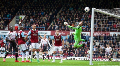 הבעיטה של לואיס סוארס שפגעה במשקוף (הטוויטר של ליברפול) (ONE) הבעיטה של לואיס סוארס שפגעה במשקוף (הטוויטר של ליברפול) (ONE)