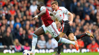 סטיבן ג´רארד רודף אחרי מוחמד דיאמה (הטוויטר של ליברפול) (ONE) סטיבן ג´רארד רודף אחרי מוחמד דיאמה (הטוויטר של ליברפול) (ONE)