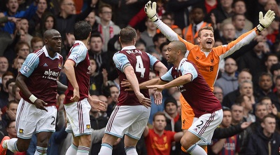 גי דמל חוגג, סיימון מיניולה בא בטענות (רויטרס) גי דמל חוגג, סיימון מיניולה בא בטענות (רויטרס)