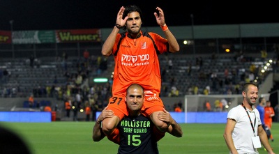 אוהד קדוסי מונף על הכתפיים (שי לוי)