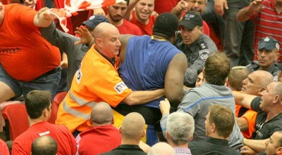 בלאגן ביציע (משה חרמון) בלאגן ביציע (משה חרמון)