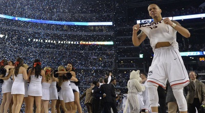 שאבאז נאפייר חוגג (רויטרס)