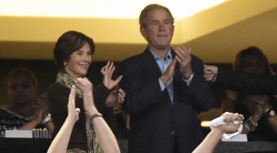 ג´ורג´ בוש בגמר המכללות (רויטרס)