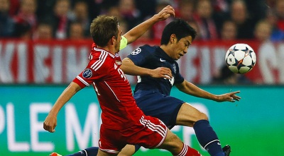 לאם מנסה לעצור את קגוואה (רויטרס) לאם מנסה לעצור את קגוואה (רויטרס)