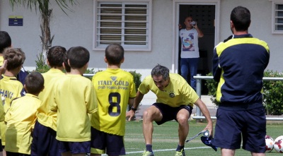 סוזה מפגין ביצועים (יניב גונן) סוזה מפגין ביצועים (יניב גונן)