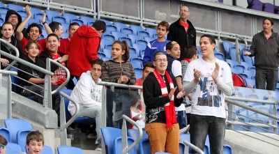 אוהדי רעננה ביציע (חגי ניזרי)