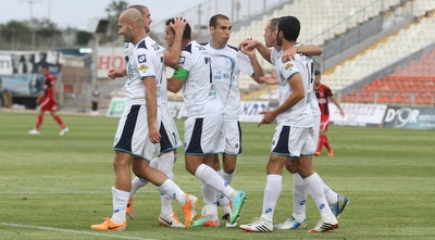 שחקני רמת השרון חוגגים (עמית מצפה) שחקני רמת השרון חוגגים (עמית מצפה)