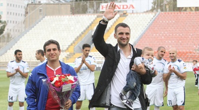 גלושצביץ´ מודה לקהל (עמית מצפה) גלושצביץ´ מודה לקהל (עמית מצפה)