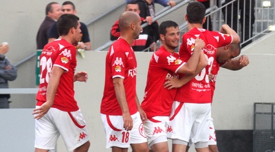 שחקני הפועל חוגגים (רדאד ג´בארה) שחקני הפועל חוגגים (רדאד ג´בארה)