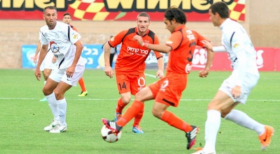 קדוסי משתלט על הכדור (משה חרמון)