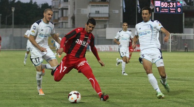 עזאם בתוך הרחבה מול סטרול ובראל (עמית מצפה) עזאם בתוך הרחבה מול סטרול ובראל (עמית מצפה)