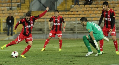 יובל אבידור מחמיץ (עמית מצפה) יובל אבידור מחמיץ (עמית מצפה)