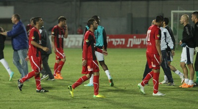 אבידור ולירן כהן עם הראש למטה (עמית מצפה) אבידור ולירן כהן עם הראש למטה (עמית מצפה)