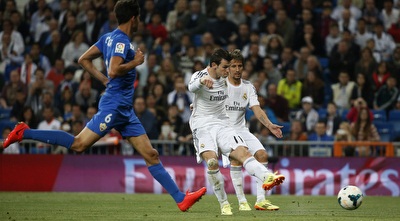 בייל מנסה את כוחו מרחוק (רויטרס)