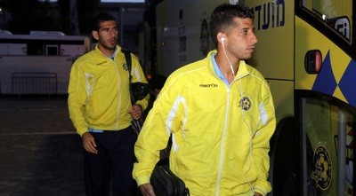 דורה מיכה (יניב גונן)