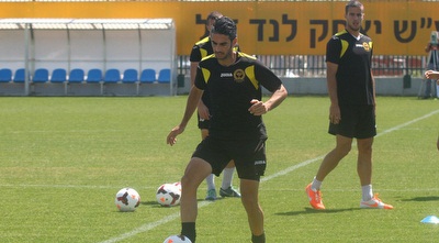 אדיר טובול משקיע באימון (רדאד ג´בארה) אדיר טובול משקיע באימון (רדאד ג´בארה)