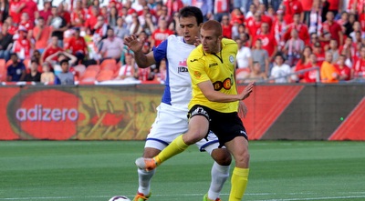 גלבאן לוחץ על צלישר (יניב גונן) גלבאן לוחץ על צלישר (יניב גונן)