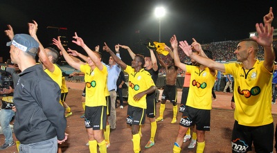 השחקנים מודים לקהל (שי לוי) השחקנים מודים לקהל (שי לוי)