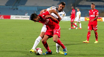 אחמד עאבד נאבק על הכדור (שי לוי)