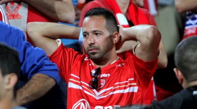 אוהד ב&qout;ש המום בסיום (יניב גונן)