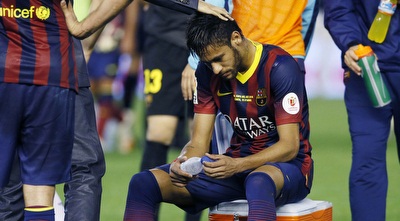 ניימאר המום לאחר ההפסד (רויטרס)