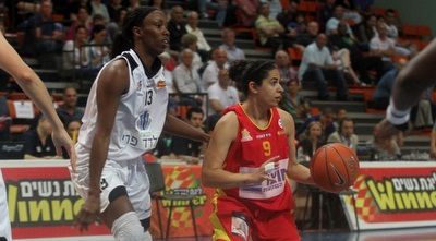 שירן צעירי מול תמרה ג´יימס (רדאד ג´בארה)