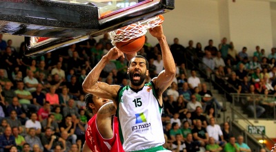 רנדל מטביע. בחיפה רוצים שהוא ימשיך (שי לוי)