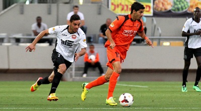 אלי בבייב רודף אחרי נס זמיר (רדאד ג´בארה) אלי בבייב רודף אחרי נס זמיר (רדאד ג´בארה)