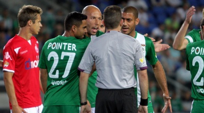 שחקני חיפה רבים עם גרינפלד. משחק חם בחיפה (יניב גונן)