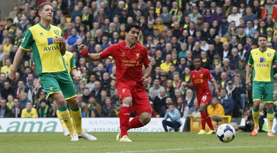 לואיס סוארס בועט (רויטרס)