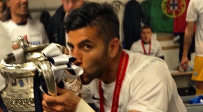 ריקן עם הגביע (טוויטר) ריקן עם הגביע (טוויטר)