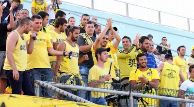 אוהדי נתניה. למרות ההעפלה המשיכו ללוות את קבוצתם גם במשחק החוץ (שי לוי)