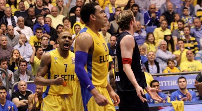 דייויד בלו וריקי היקמן (חגי ניזרי)