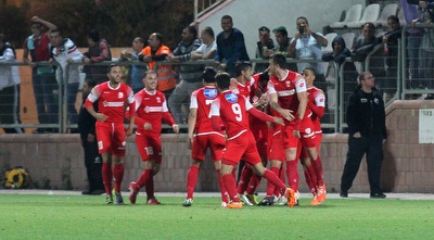 שחקני סכנין חוגגים (רדאד ג´בארה)