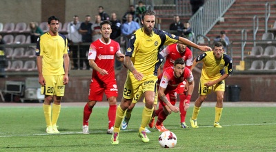 פריצה בועט את הפנדל (רדאד ג´בארה)