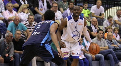 מייקל אומה מול כריסטיאן ווטפורד (רדאד ג´בארה)