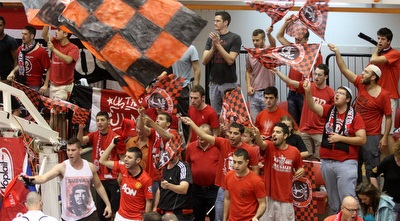 אוהדי הפועל ירושלים (חגי ניזרי) אוהדי הפועל ירושלים (חגי ניזרי)