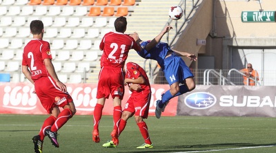 סליחי מכין לעצמו למספרת (עמית מצפה)