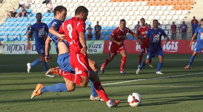 הישאם כיוואן עם הכדור ברחבה (עמית מצפה)